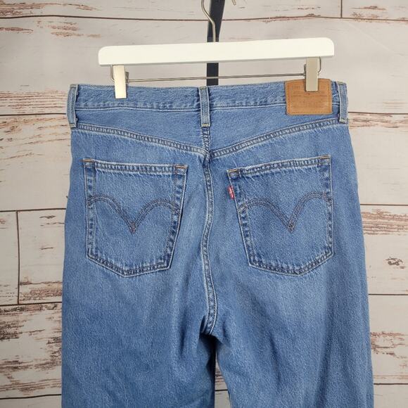 Levi's Ribcage Straight Ankle Jeans Light Wash Size 32/27 - Picture 3 of 10